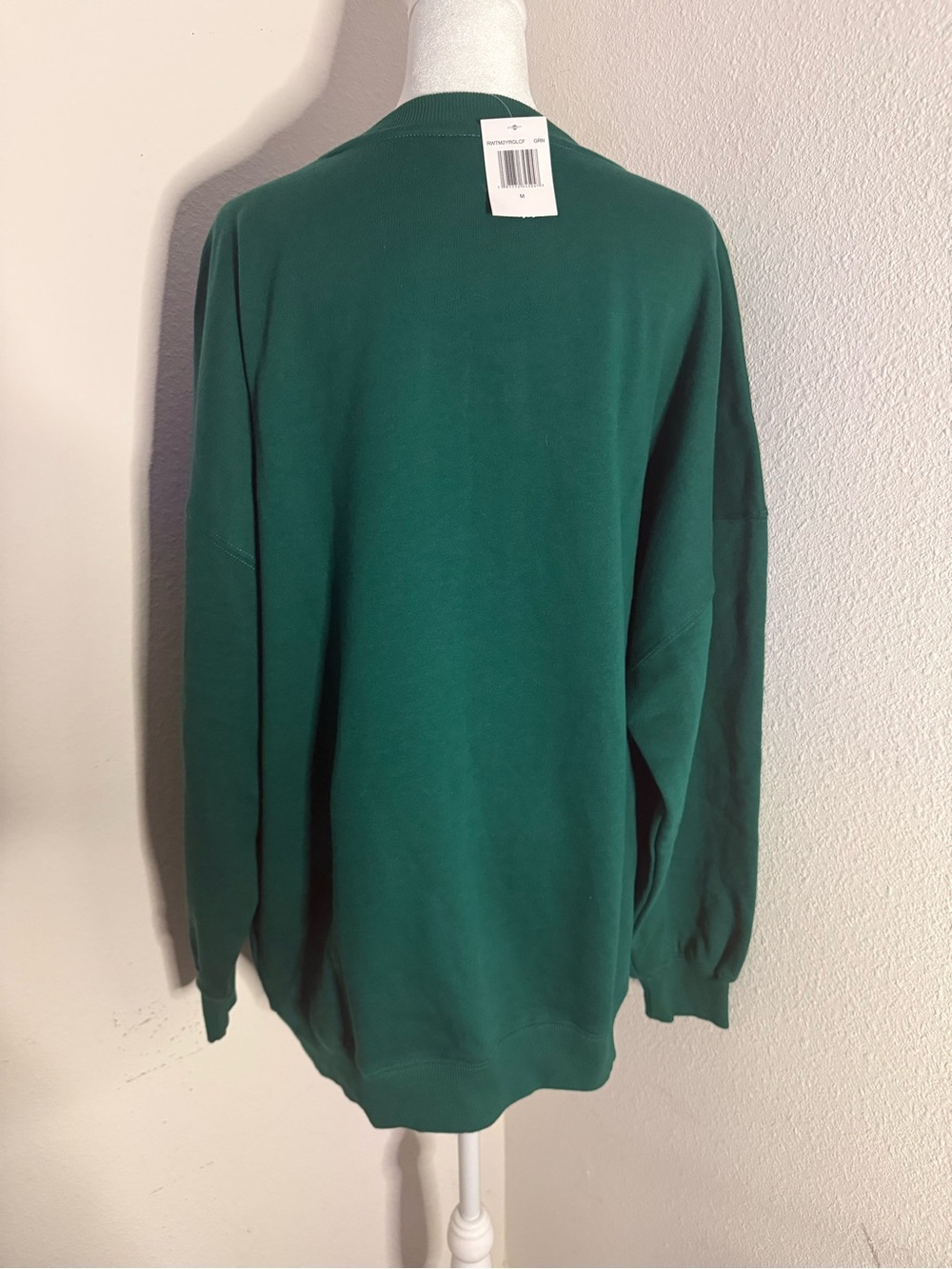 NWT Star Wars Mandalorian Grogu Graphic Crewneck Sweatshirt Green Baby Yoda M - Picture 2 of 5